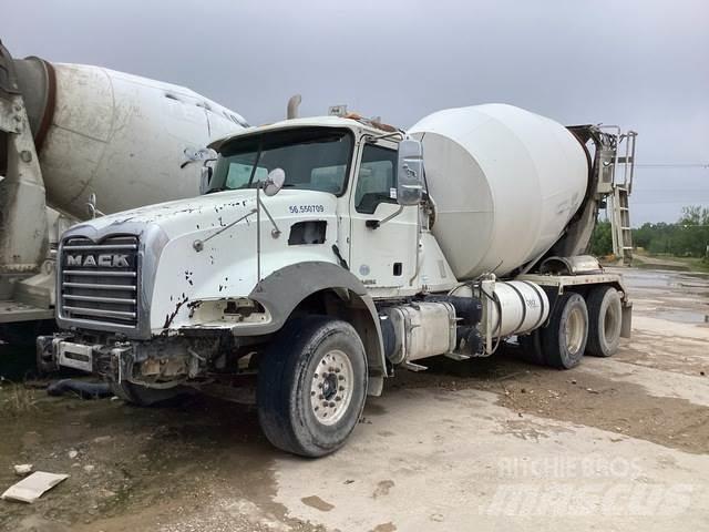Mack GU813 Andere Fahrzeuge