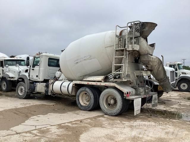Mack GU813 Andere Fahrzeuge
