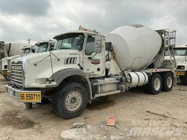 Mack GU813 Andere Fahrzeuge