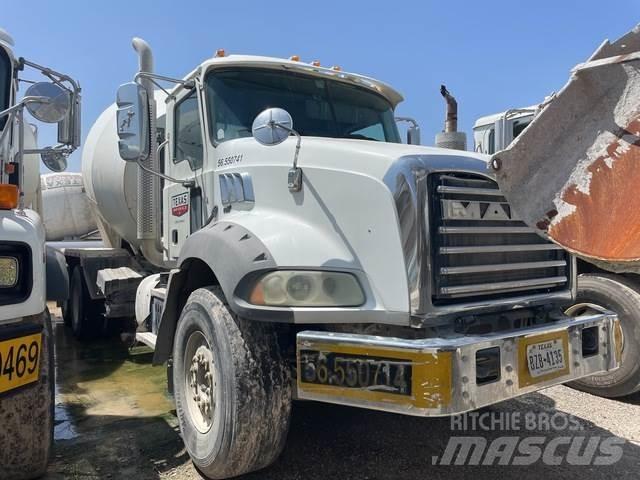Mack GU813 Andere Fahrzeuge