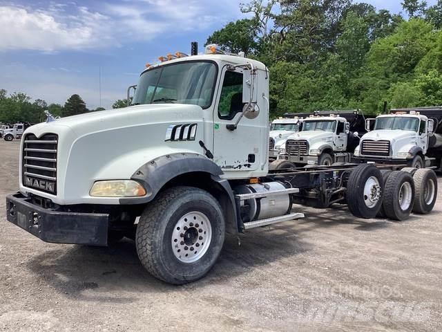 Mack GU813 Kabinen