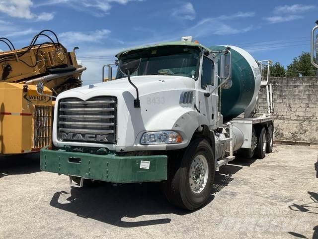Mack GU813 Andere Fahrzeuge
