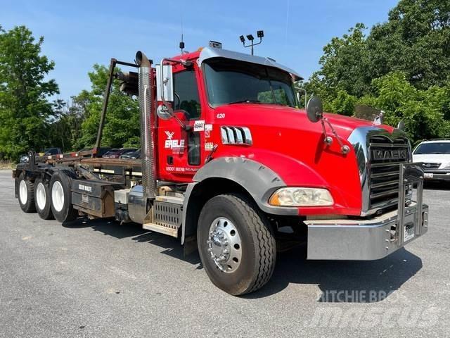 Mack GU813 Kipplader