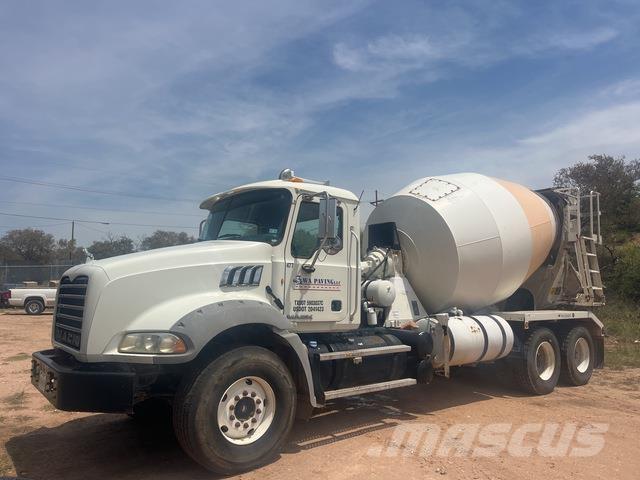 Mack GU813 Andere Fahrzeuge