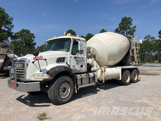 Mack GU813 Andere Fahrzeuge