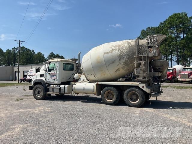 Mack GU813 Andere Fahrzeuge