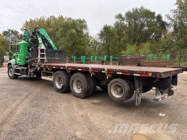 Mack GU813 Andere Fahrzeuge