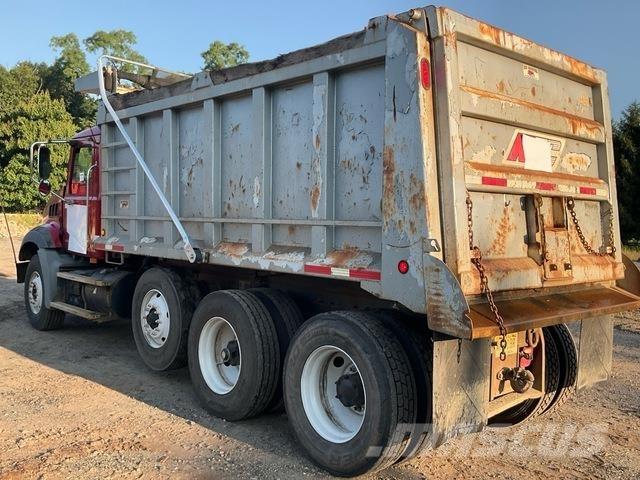 Mack GU813 Kipper