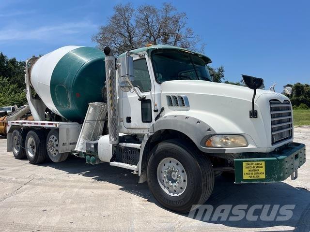 Mack GU813 Andere Fahrzeuge