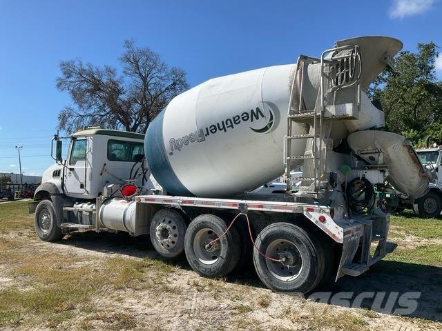 Mack GU813 Andere Fahrzeuge