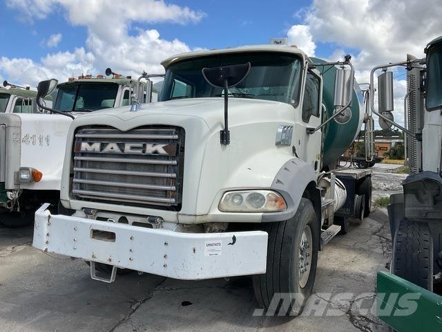 Mack GU813 Andere Fahrzeuge