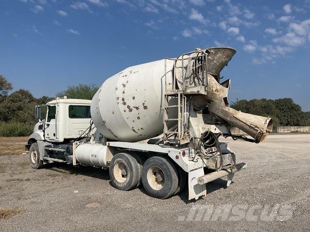 Mack GU813 Andere Fahrzeuge