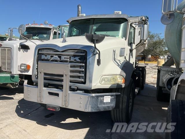 Mack GU813 Betonmischer