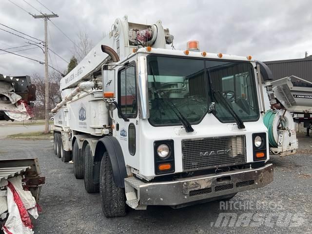 Mack MR688S Betonpumpen