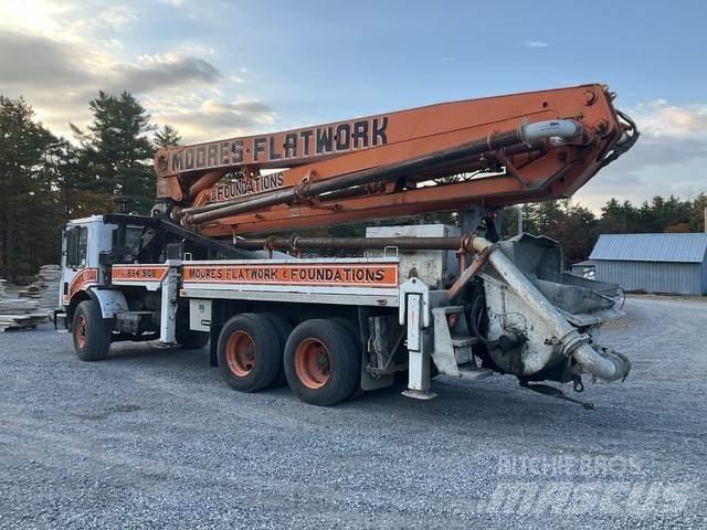 Mack MR688S Betonpumpen