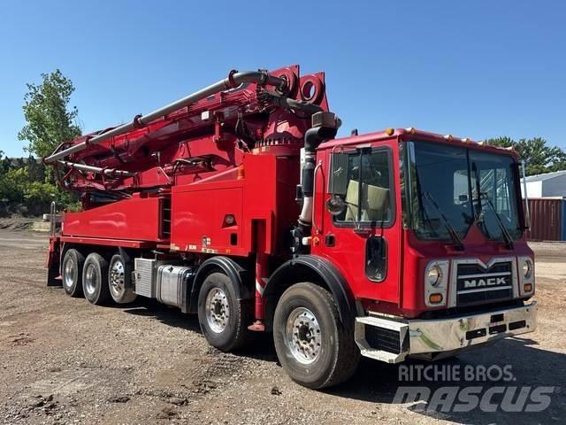 Mack MRU613 Betonpumpen