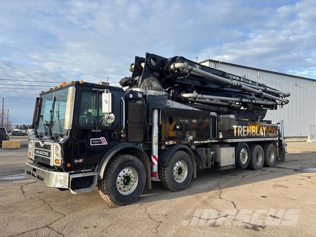Mack MRU613 Betonpumpen