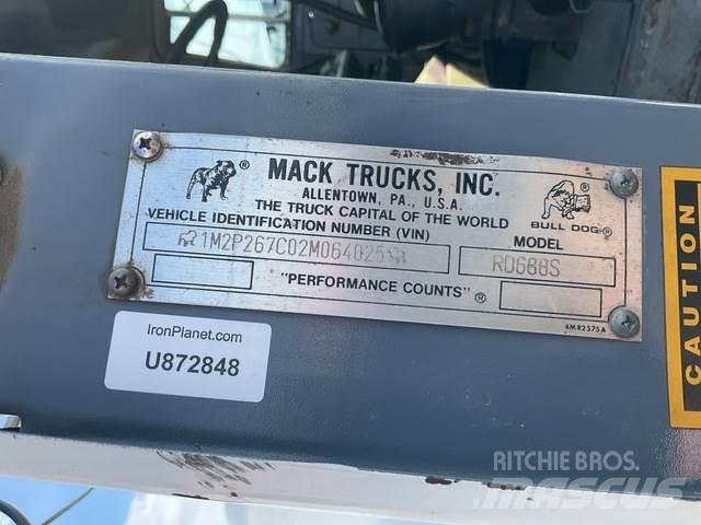 Mack RD688S Kipplader