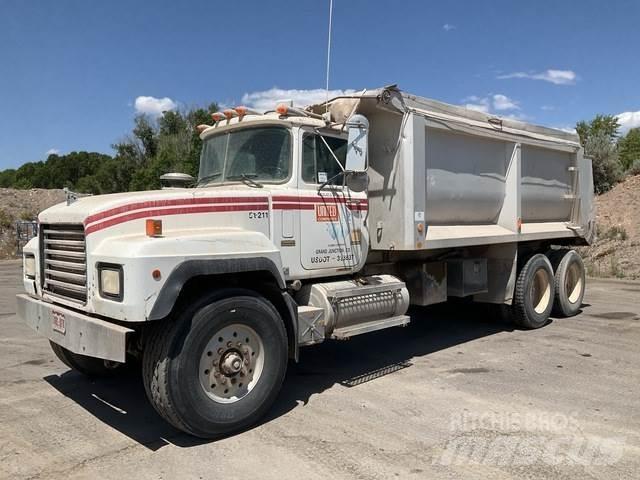 Mack RD688S Kipper