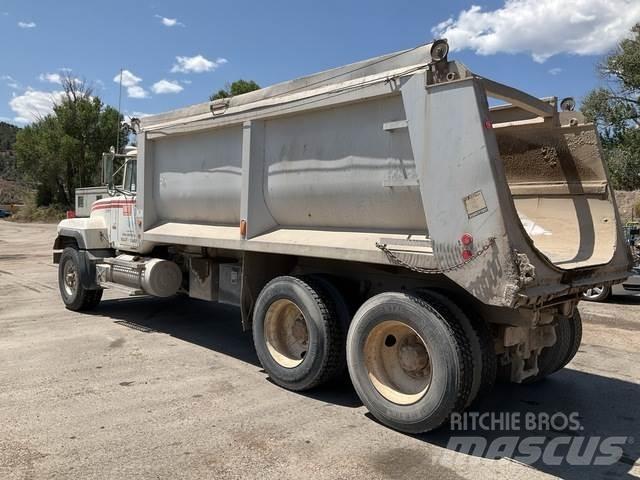 Mack RD688S Kipper