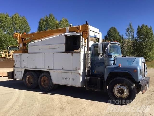 Mack U600 Kommunal-Sonderfahrzeuge