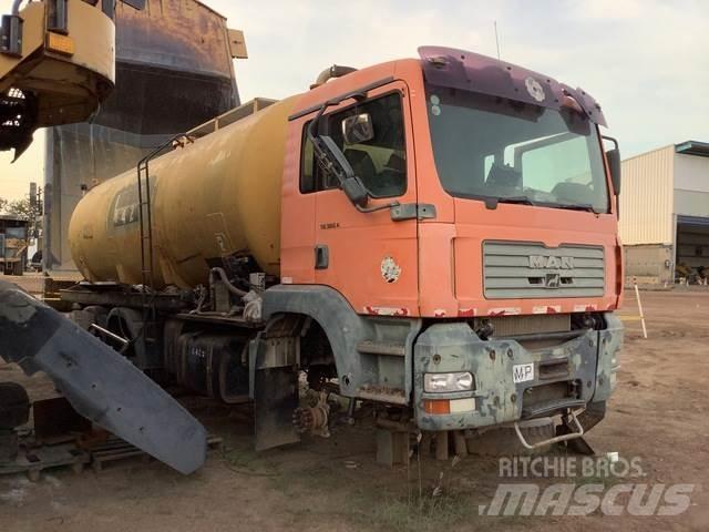 MAN 33.363 Wassertanker