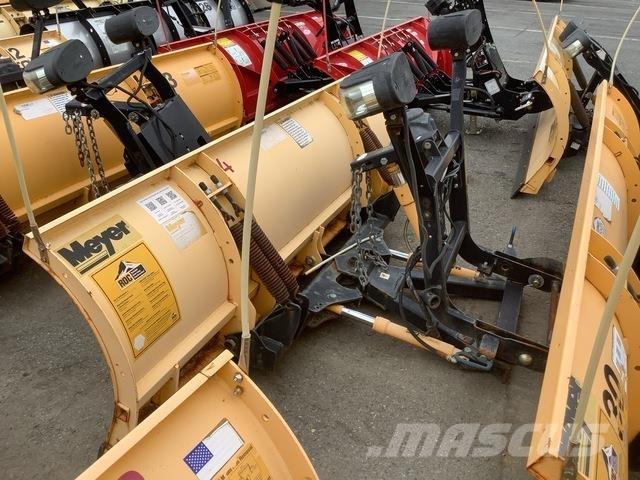 Meyer LP-8.0 Schneeschilde und -pflüge