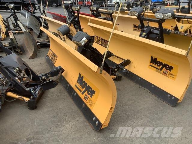 Meyer LP-9.0 Schneeschilde und -pflüge