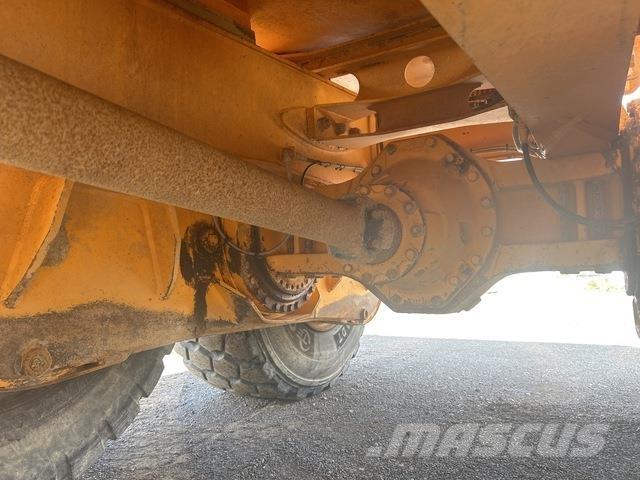 Moxy MT31 Dumper - Knickgelenk