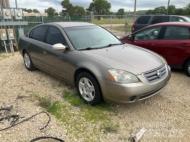 Nissan Altima PKWs