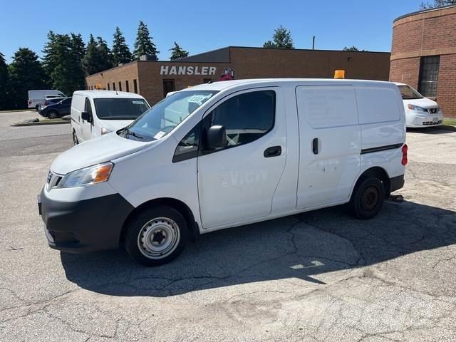 Nissan NV200 Lieferwagen