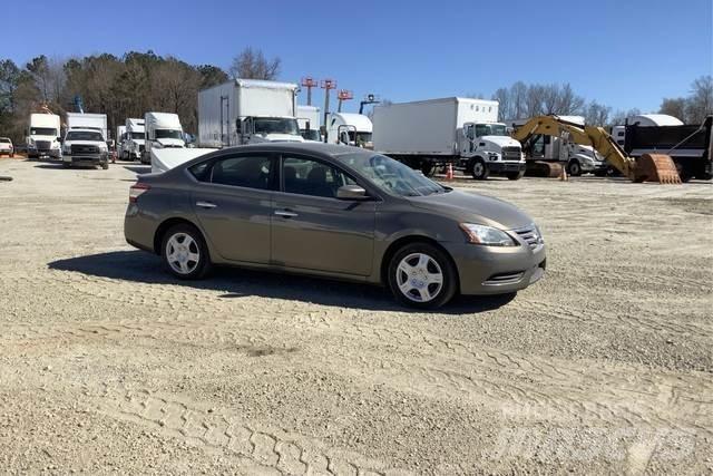 Nissan Sentra PKWs