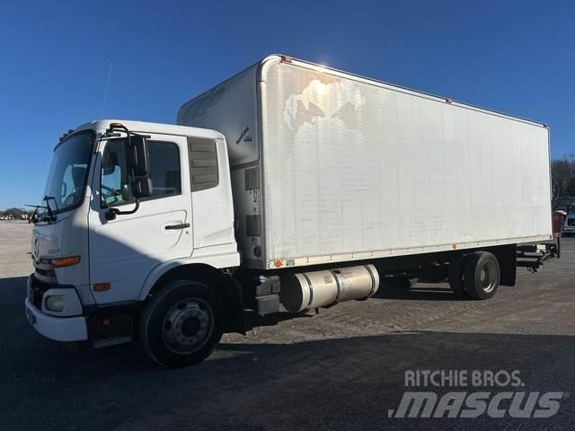 Nissan UD2600 Kofferaufbau
