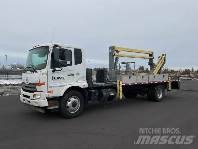 Nissan UD3300 Sonstige Baumaschinen