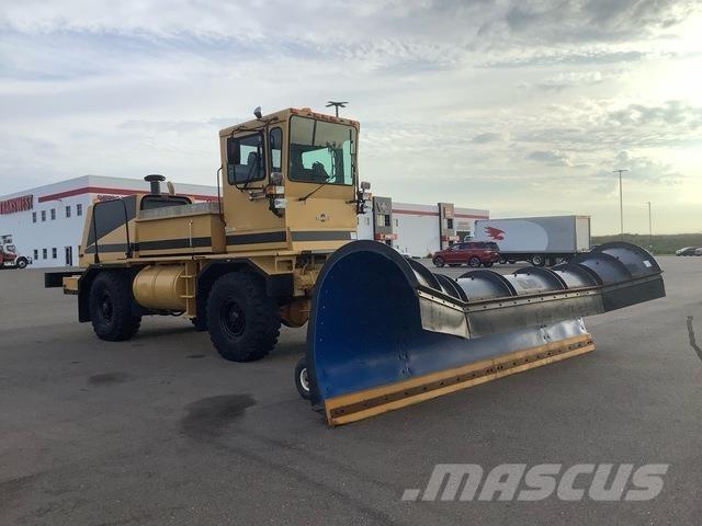 Oshkosh H2718 Schneeschilde und -pflüge