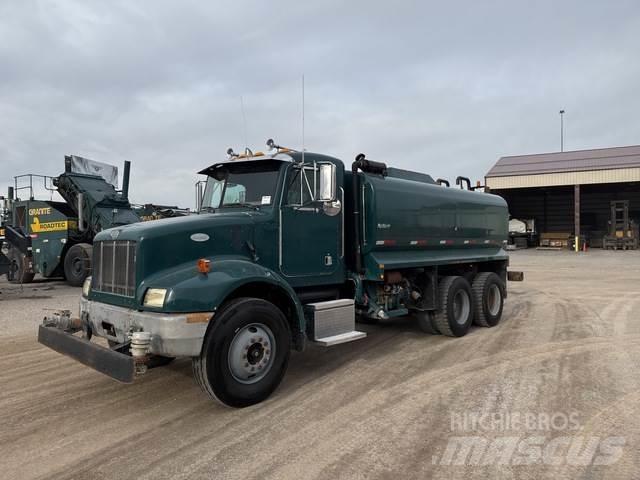 Peterbilt 330 Wassertanker