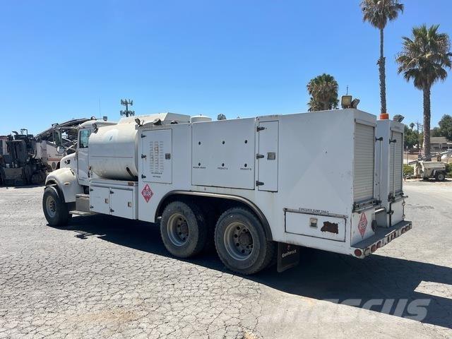 Peterbilt 335 Tankwagen