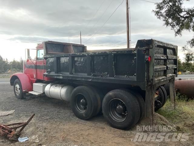 Peterbilt 358M Kipper