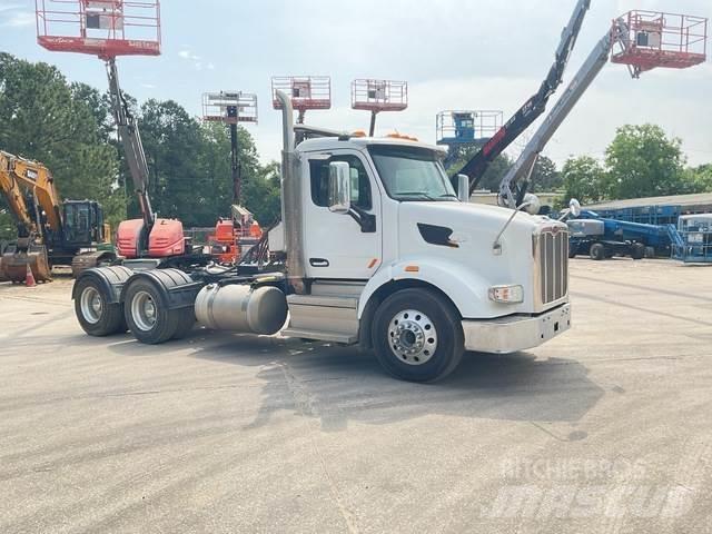 Peterbilt 567 Sattelzugmaschinen
