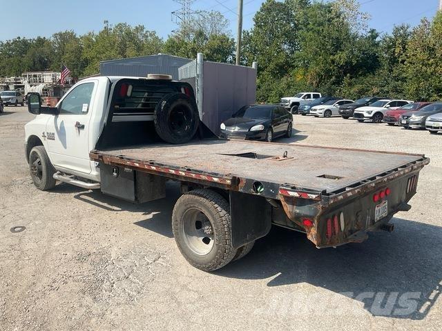 RAM 3500HD Pritschenwagen/Pritschenwagen mit Seitenklappe