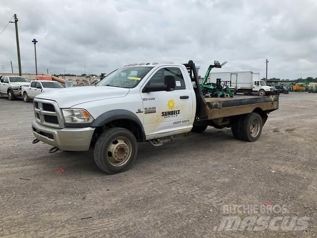 RAM 4500 Pritschenwagen/Pritschenwagen mit Seitenklappe