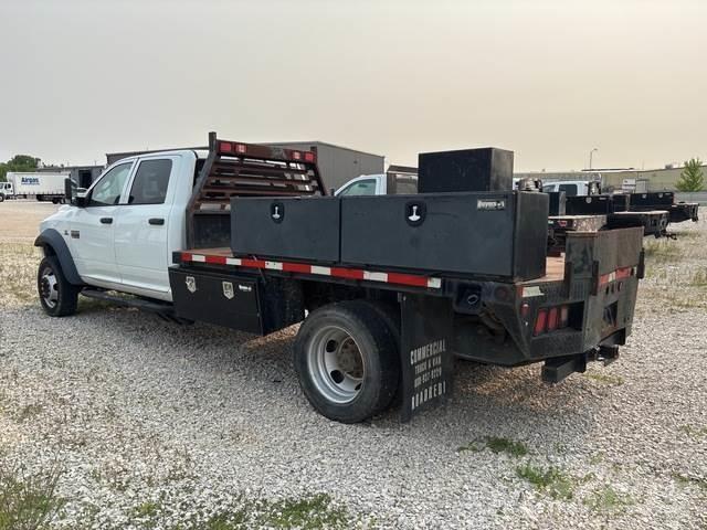 RAM 5500 Pritschenwagen/Pritschenwagen mit Seitenklappe