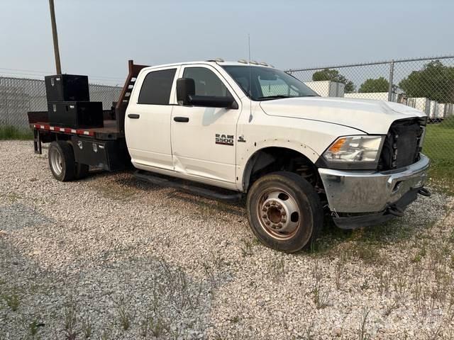 RAM 5500 Pritschenwagen/Pritschenwagen mit Seitenklappe