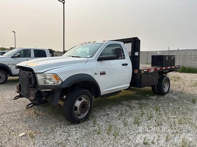 RAM 5500 Pritschenwagen/Pritschenwagen mit Seitenklappe