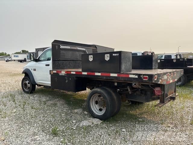 RAM 5500 Pritschenwagen/Pritschenwagen mit Seitenklappe