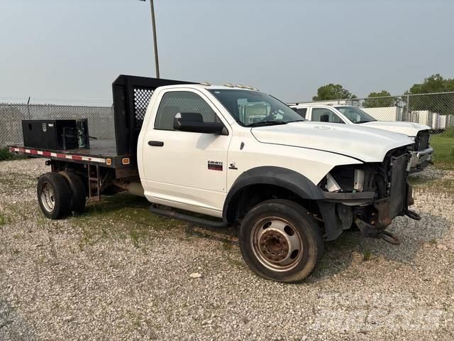 RAM 5500 Pritschenwagen/Pritschenwagen mit Seitenklappe