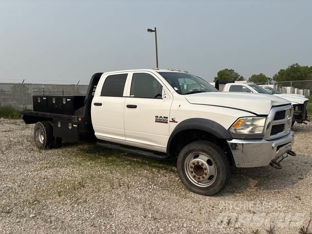 RAM 5500 Pritschenwagen/Pritschenwagen mit Seitenklappe