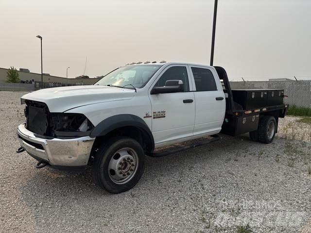 RAM 5500 Pritschenwagen/Pritschenwagen mit Seitenklappe