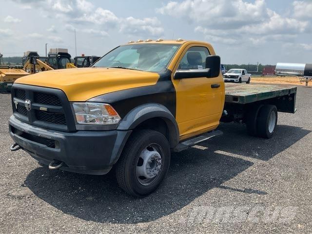 RAM 5500 Pritschenwagen/Pritschenwagen mit Seitenklappe