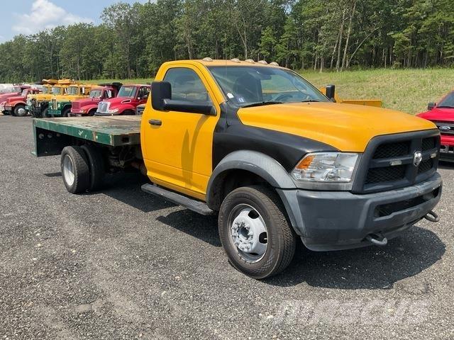 RAM 5500 Pritschenwagen/Pritschenwagen mit Seitenklappe